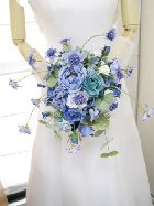ブルーのお花のシャワーブーケ