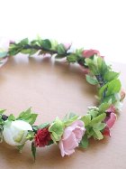 お花冠　ピンクのお花とグリーンたくさん