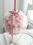 やさしいピンク八重桜の和装ボールブーケ