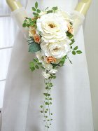 大輪バラとミニオレンジのティアドロップブーケ