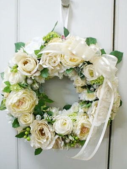 ホワイトグリーンのリース ウェディングブーケ Jp