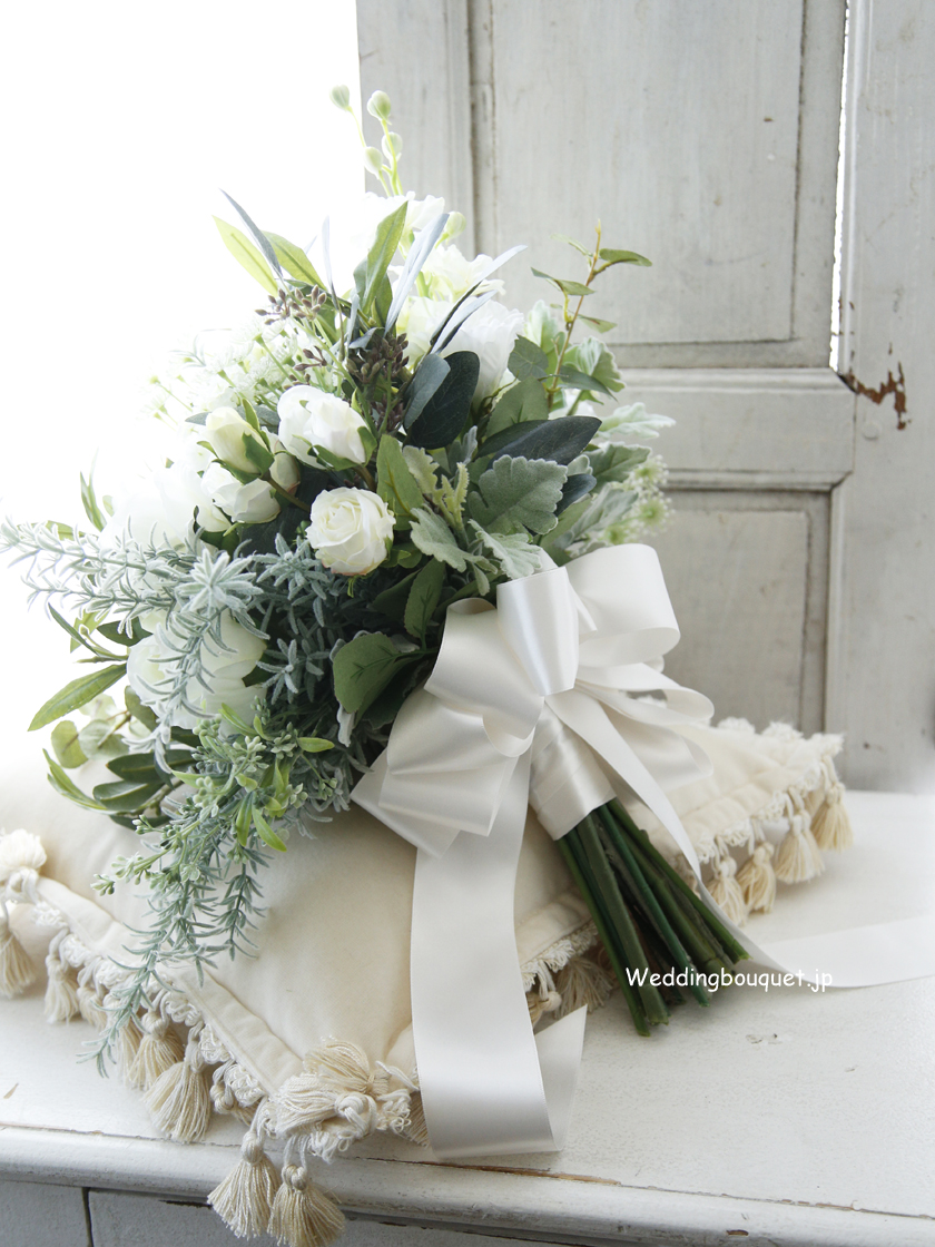 （NEW!) 白いお花のナチュラルクラッチブーケ | ウェディングブーケ.jp