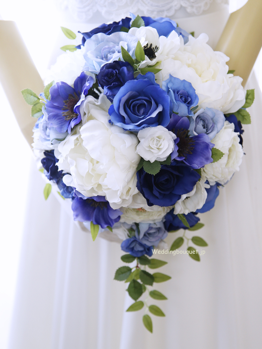 ブルーのバラとアネモネのティアドロップブーケ | ウェディングブーケ.jp