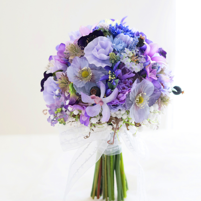 【完成品ブーケ】紫色のお花たくさんとカスミソウのクラッチブーケ・ブートニアセット